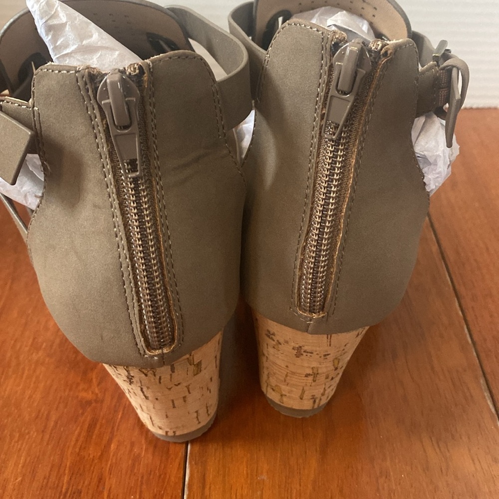 Women’s Market & Spruce Ryann Peep toe leather wedge back zip shoes  sz 9 new - Picture 4 of 8